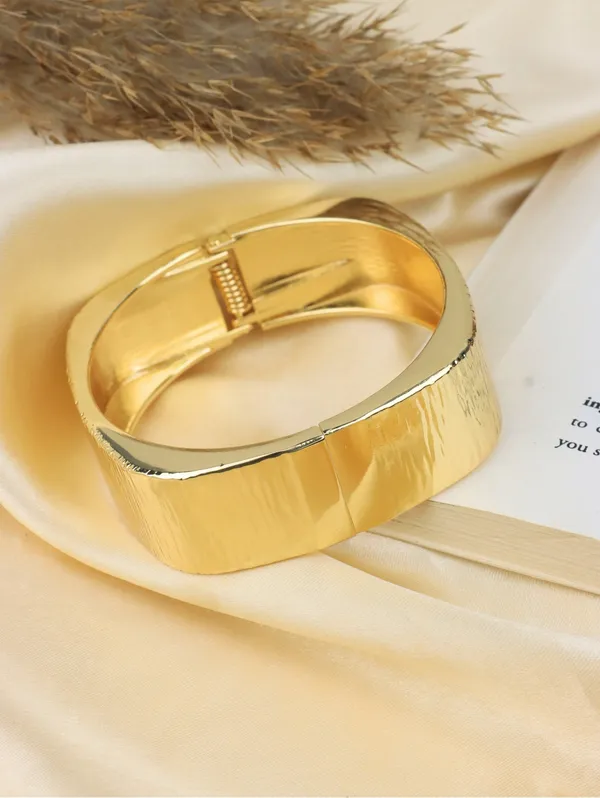 Anti_Tarnish__Bracelet_Golden_Plated_Squre
